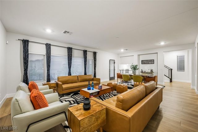 7085 Sunland Hills Avenue, Las Vegas, NV 89113