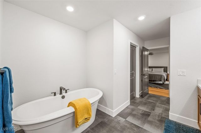 7085 Sunland Hills Avenue, Las Vegas, NV 89113