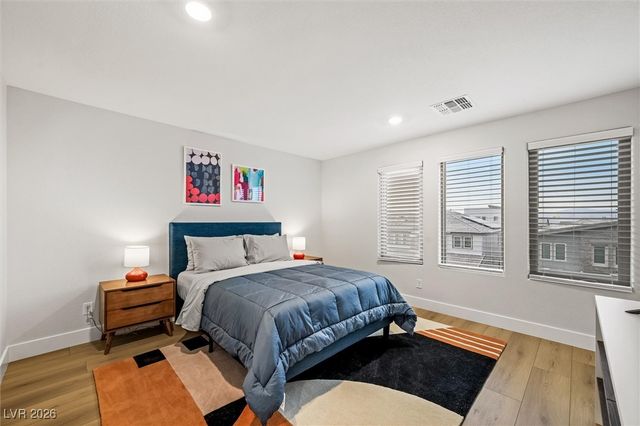 7085 Sunland Hills Avenue, Las Vegas, NV 89113