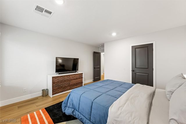 7085 Sunland Hills Avenue, Las Vegas, NV 89113