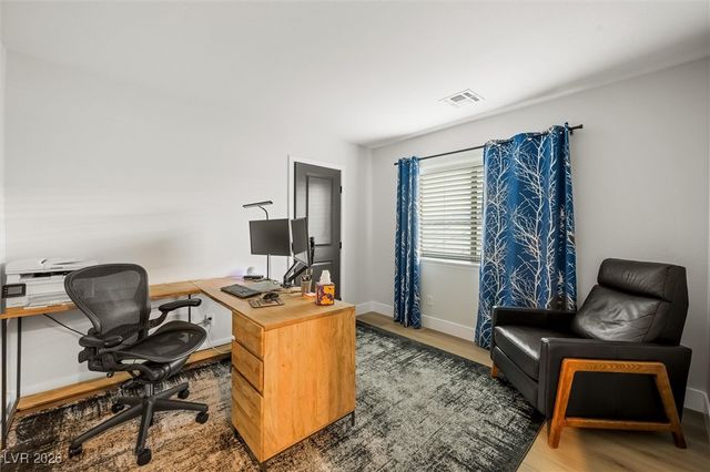 7085 Sunland Hills Avenue, Las Vegas, NV 89113