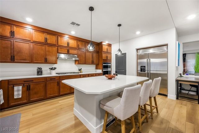 7085 Sunland Hills Avenue, Las Vegas, NV 89113