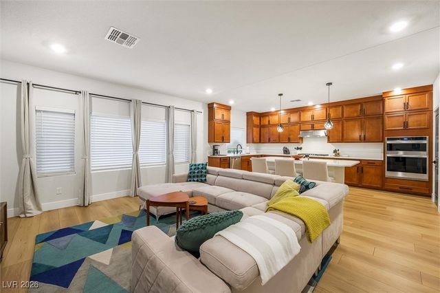 7085 Sunland Hills Avenue, Las Vegas, NV 89113