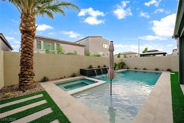 7085 Sunland Hills Avenue, Las Vegas, NV 89113