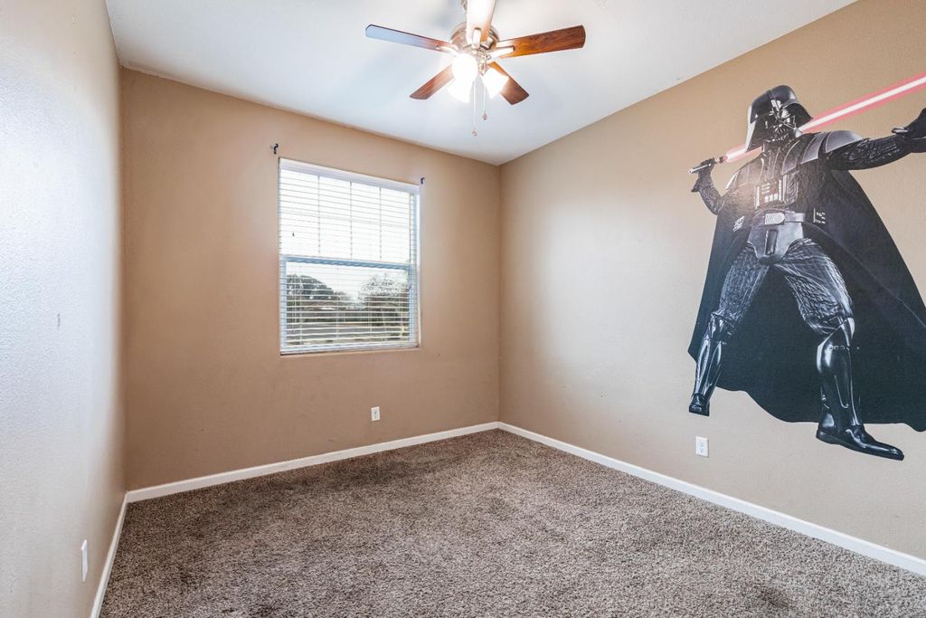 Image 21 of property listing at 863 Legacy Drive, Lemoore, CA 93245