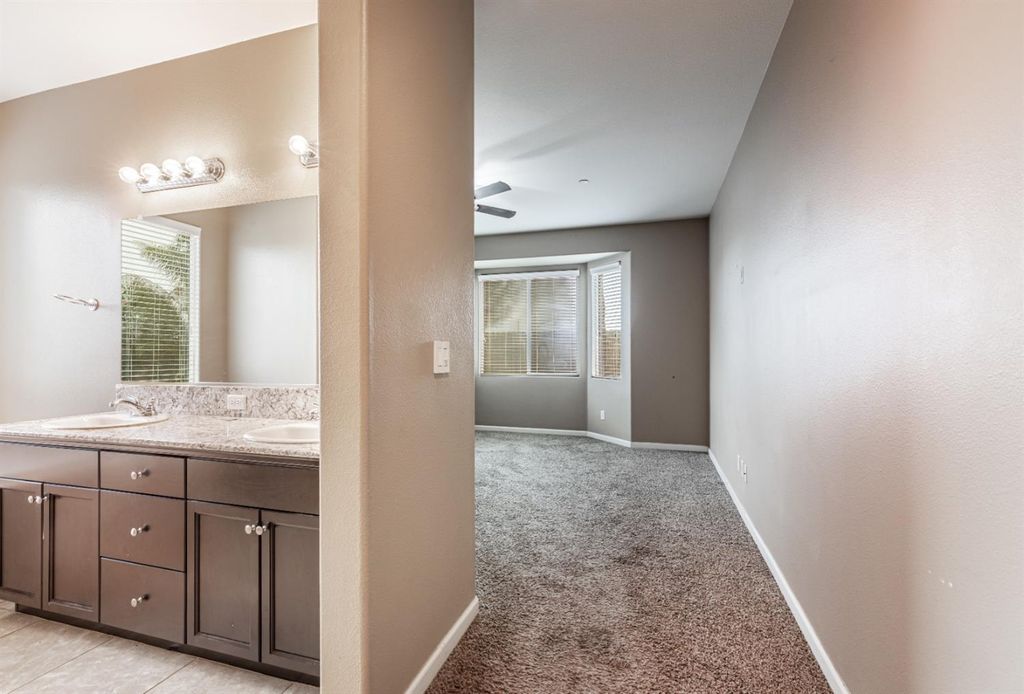 Image 23 of property listing at 863 Legacy Drive, Lemoore, CA 93245