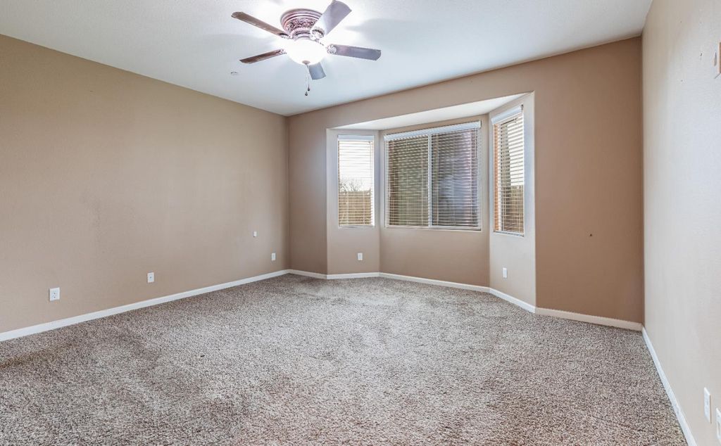 Image 24 of property listing at 863 Legacy Drive, Lemoore, CA 93245