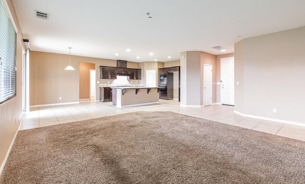 Image 4 of property listing at 863 Legacy Drive, Lemoore, CA 93245