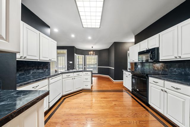 404 Peninsula Drive, Hot Springs, AR 71901