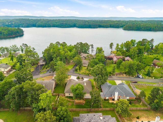 404 Peninsula Drive, Hot Springs, AR 71901