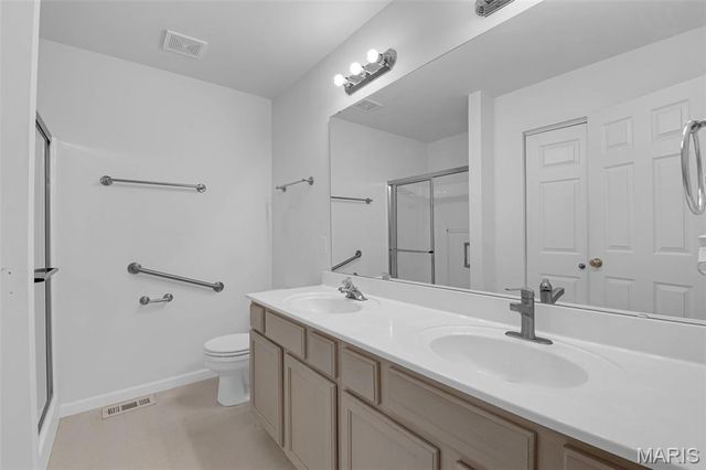 16 Hill Pointe Court, St Charles, MO 63303