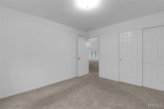 16 Hill Pointe Court, St Charles, MO 63303