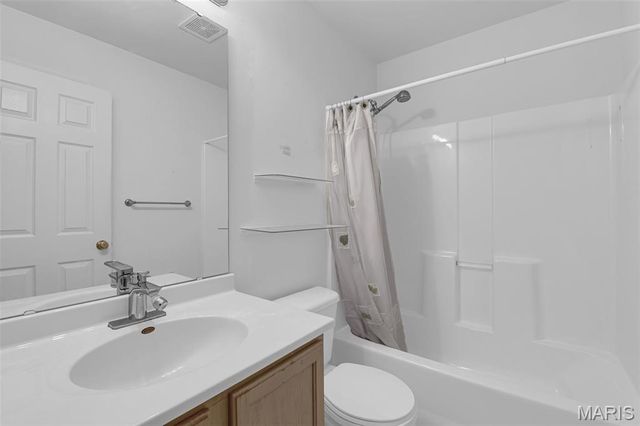 16 Hill Pointe Court, St Charles, MO 63303