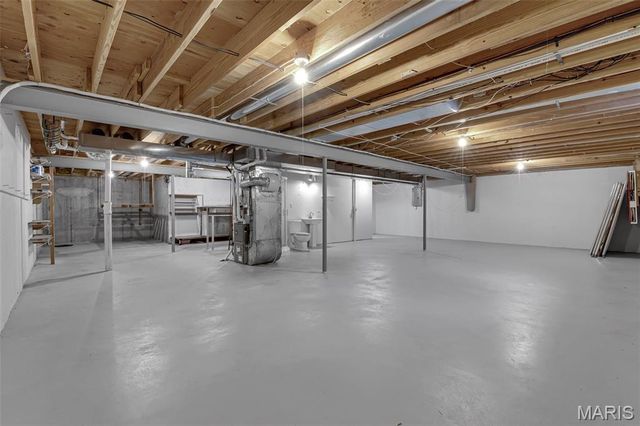 16 Hill Pointe Court, St Charles, MO 63303