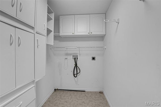 16 Hill Pointe Court, St Charles, MO 63303