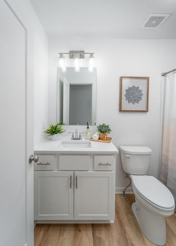 227 S Chesterfield Avenue, Rogersville, MO 65742