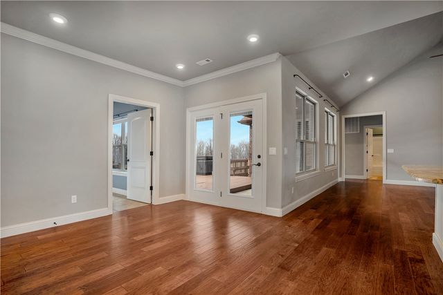 11498 Tony Mountain Road, Fayetteville, AR 72701