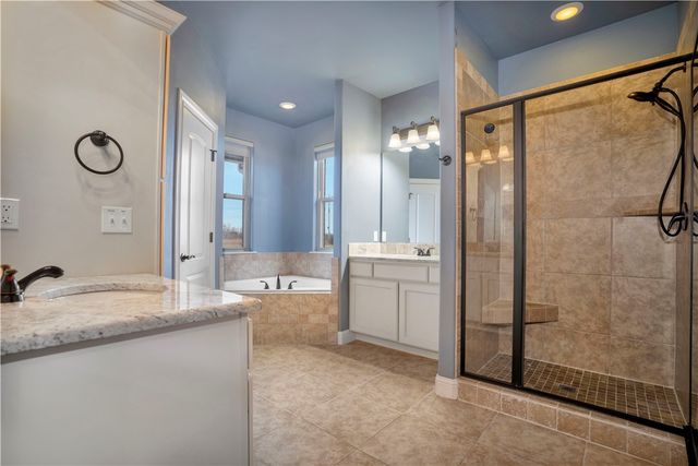 11498 Tony Mountain Road, Fayetteville, AR 72701