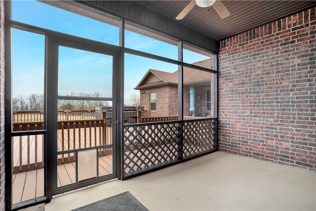 11498 Tony Mountain Road, Fayetteville, AR 72701