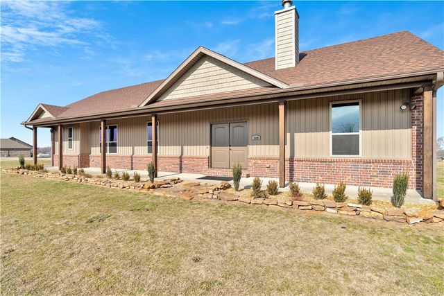 11498 Tony Mountain Road, Fayetteville, AR 72701