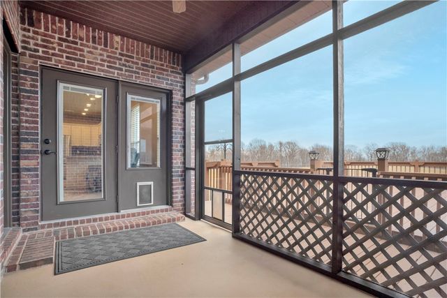 11498 Tony Mountain Road, Fayetteville, AR 72701