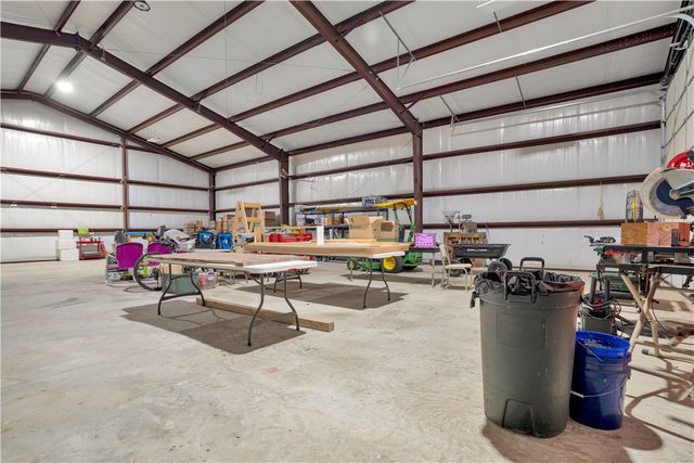 11498 Tony Mountain Road, Fayetteville, AR 72701