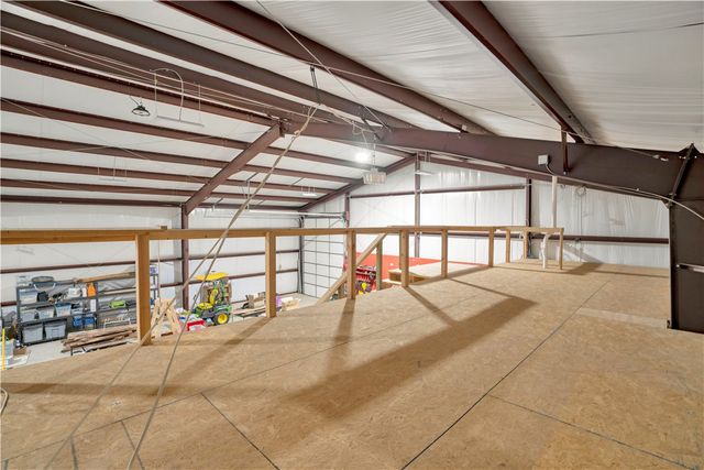 11498 Tony Mountain Road, Fayetteville, AR 72701