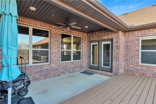 11498 Tony Mountain Road, Fayetteville, AR 72701