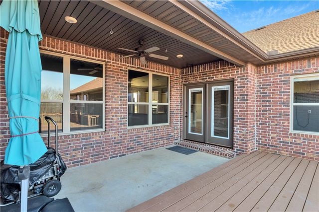 11498 Tony Mountain Road, Fayetteville, AR 72701