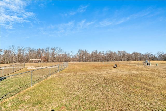 11498 Tony Mountain Road, Fayetteville, AR 72701