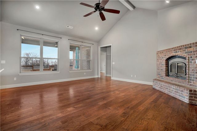 11498 Tony Mountain Road, Fayetteville, AR 72701