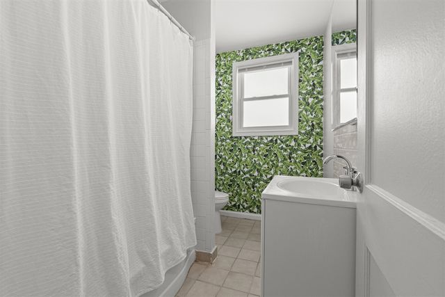 24126 Dartmouth Street, Dearborn, MI 48124