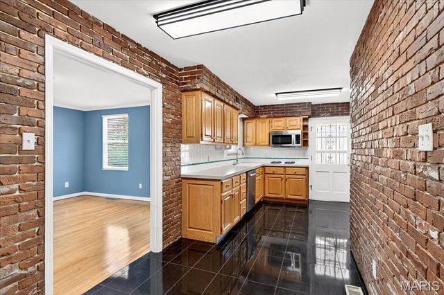 501 Nottingham Drive, Ballwin, MO 63011