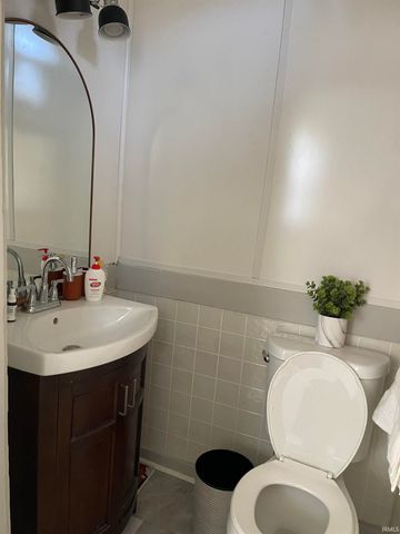 725 Waggoner Avenue, Evansville, IN 47713