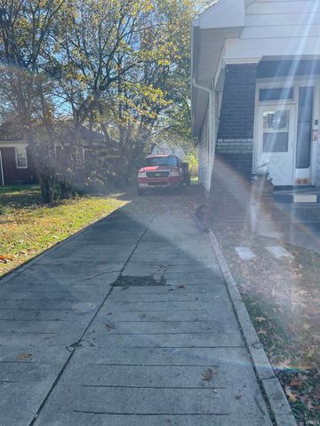 725 Waggoner Avenue, Evansville, IN 47713