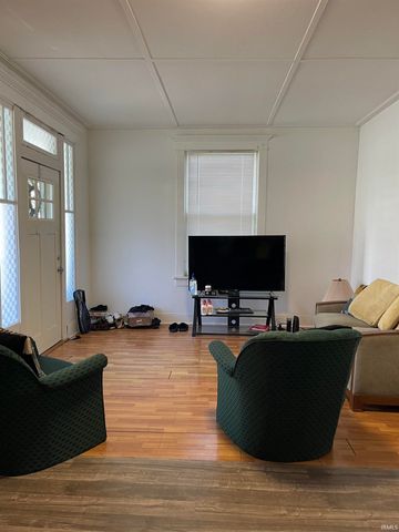 725 Waggoner Avenue, Evansville, IN 47713