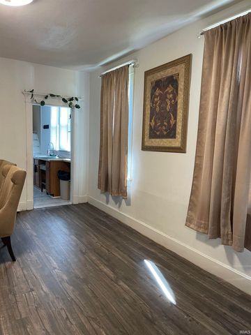 725 Waggoner Avenue, Evansville, IN 47713