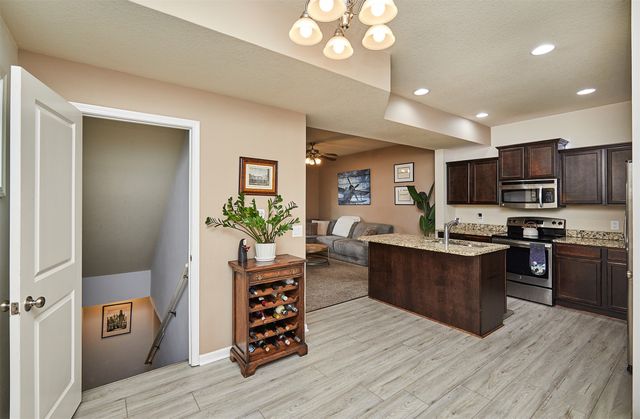 125 64th Street, West Des Moines, IA 50266