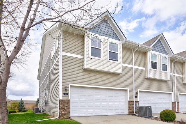 125 64th Street, West Des Moines, IA 50266