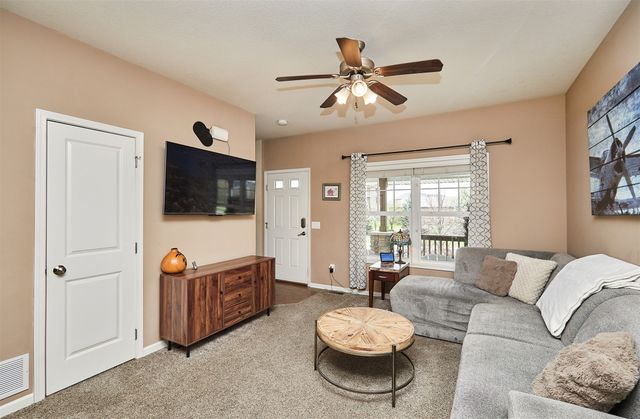 125 64th Street, West Des Moines, IA 50266