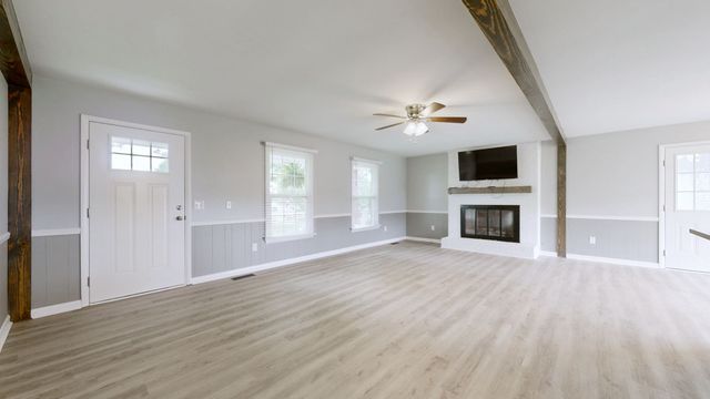 392 Adams Rd, Shelbyville, TN 37160
