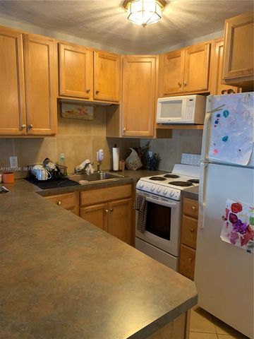322 Taylor Street 2D, Hollywood, FL 33019