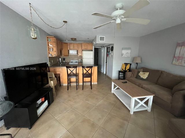 322 Taylor Street 2D, Hollywood, FL 33019