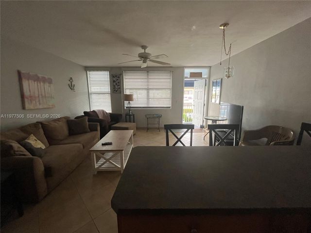 322 Taylor Street 2D, Hollywood, FL 33019