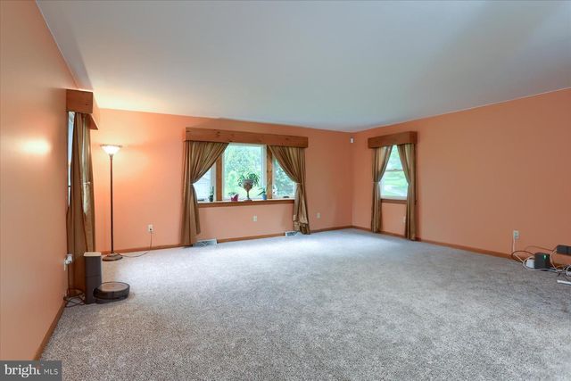 12 S RIDGE ROAD, Boiling Springs, PA 17007