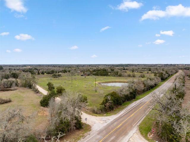 533 L7 Grassyville RD, Paige, TX 78659