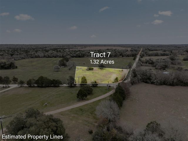 533 L7 Grassyville RD, Paige, TX 78659