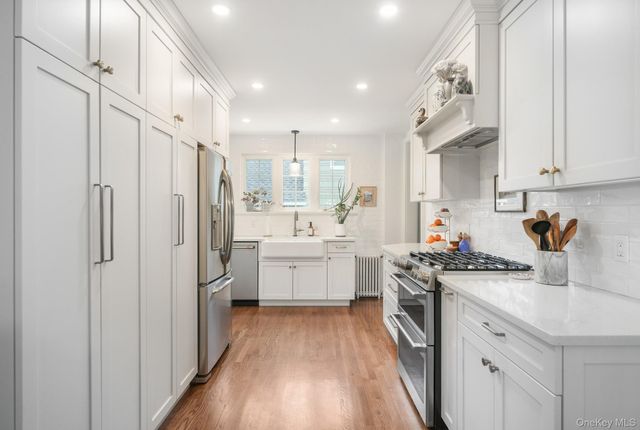 54 Lakeview Avenue, Hartsdale, NY 10530