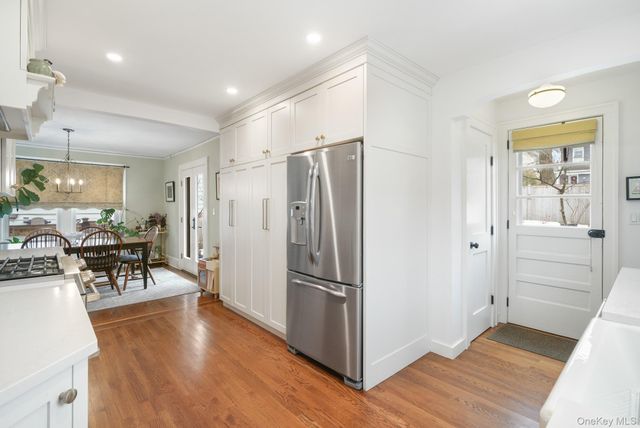 54 Lakeview Avenue, Hartsdale, NY 10530