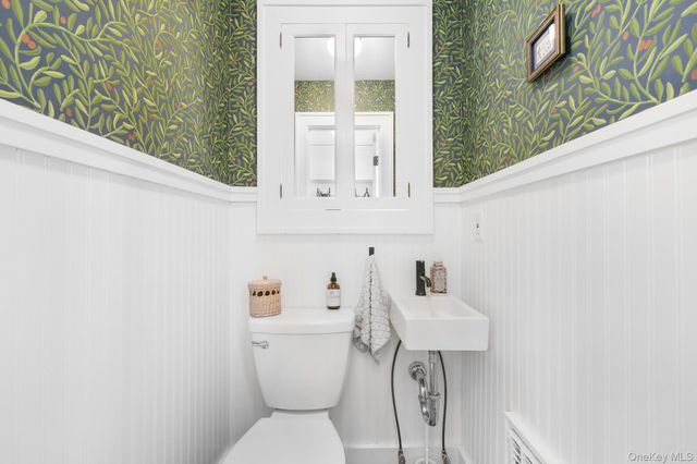 54 Lakeview Avenue, Hartsdale, NY 10530